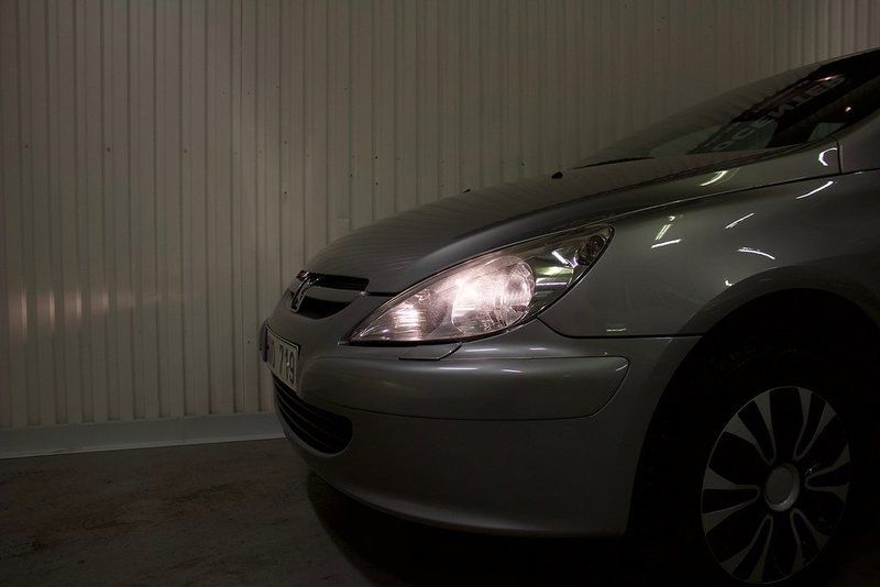 Begagnad Peugeot 307 109 HK (80 kW) 2005 Ljusgrå (grå) Kombi