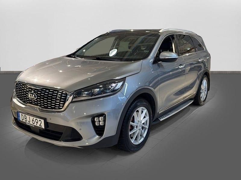 Grå Begagnad 2018 Kia Sorento GT-Line SUV | 279 800 kr (Marknadspris) - Bild 1/4