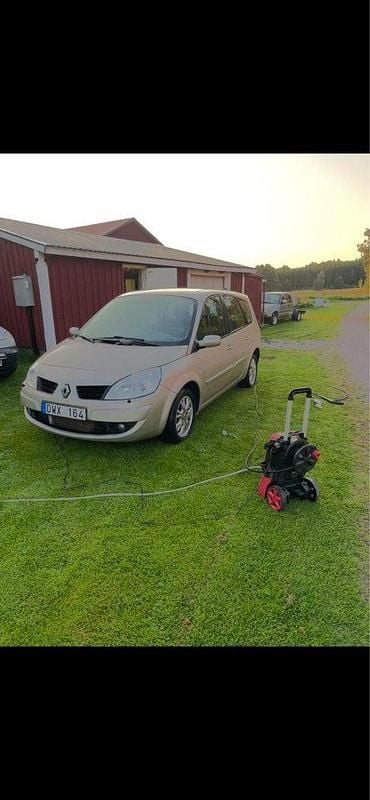 Silver Begagnad 2008 Renault Grand Scénic II Minibuss | 15 000 kr (Marknadspris) - Bild 1/4