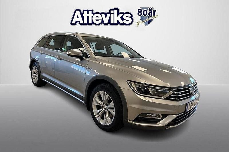 Silver Begagnad 2017 VW Passat Alltrack Kombi | 189 900 kr (Marknadspris) - Bild 1/4