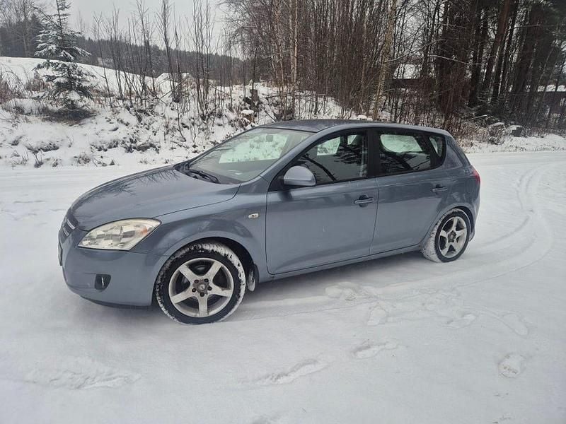 Begagnad 2007 Kia Ceed Halvkombi | 27 500 kr (Superpris) - Bild 1/4