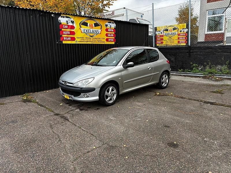 Grå Begagnad 2006 Peugeot 206 Halvkombi | 17 900 kr (Bra pris) - Bild 1/4