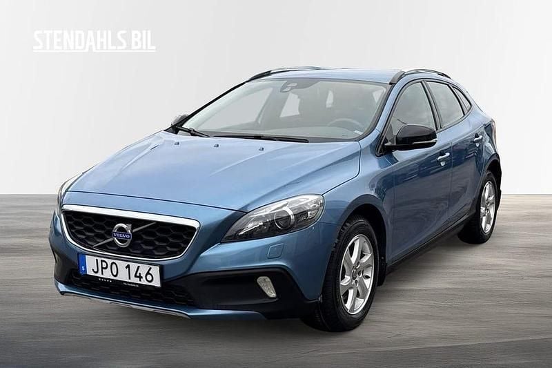 Blå Begagnad 2015 Volvo V40 CC Business Edition Kombi | 134 900 kr (Marknadspris) - Bild 1/4