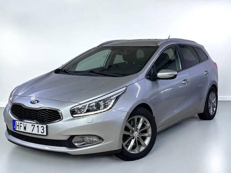 Grå Begagnad 2012 Kia Ceed Sportswagon Comfort Kombi | 64 900 kr (Marknadspris) - Bild 1/4