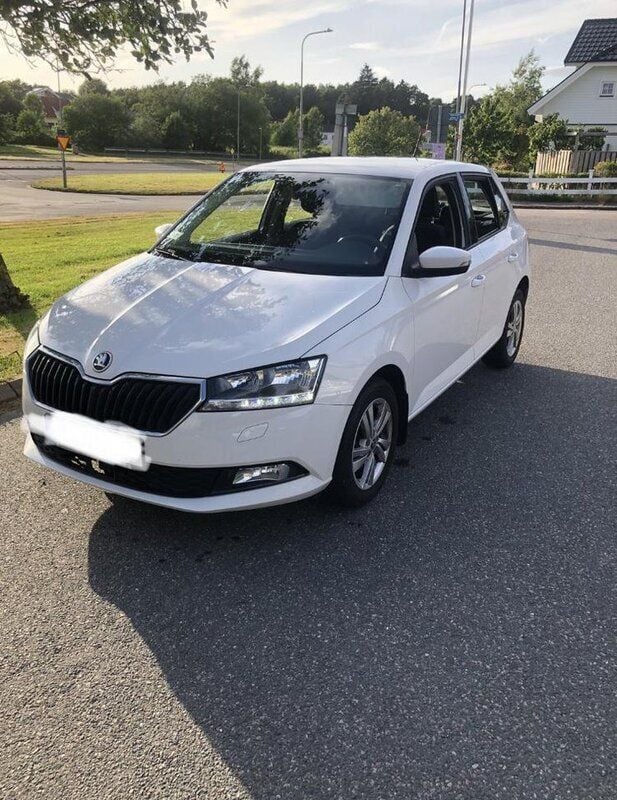 Vit Begagnad 2019 Skoda Fabia Style Halvkombi | 159 000 kr (Marknadspris) - Bild 1/4