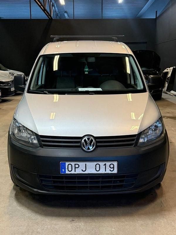 Begagnad VW Caddy Maxi 102 HK (75 kW) 2011 Silver Minibuss