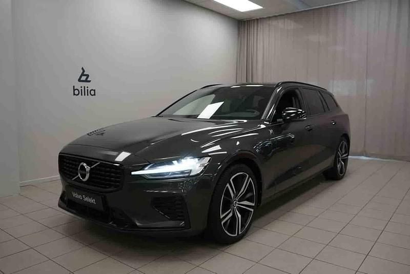 Grå Begagnad 2022 Volvo V60 Kombi | 359 900 kr (Dyr) - Bild 1/1