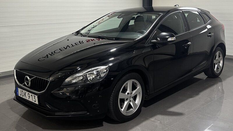 Svart Begagnad 2016 Volvo V40 Kinetic Kombi | 94 899 kr (Bra pris) - Bild 1/4