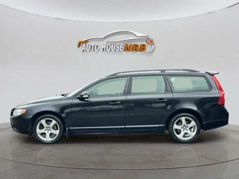 Svart Begagnad 2008 Volvo V70 Momentum Kombi | 58 500 kr (Marknadspris) - Bild 1/4