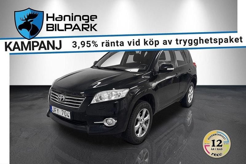 Svart Begagnad 2010 Toyota RAV4 SUV | 89 995 kr (Marknadspris) - Bild 1/2
