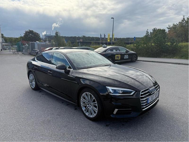 Svart Begagnad 2019 Audi A5 Sportback Halvkombi | 280 000 kr (Marknadspris) - Bild 1/4
