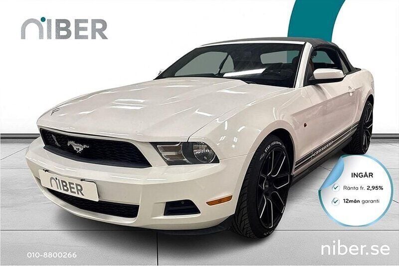 Vit Begagnad 2010 Ford Mustang Cab | 179 900 kr - Bild 1/3