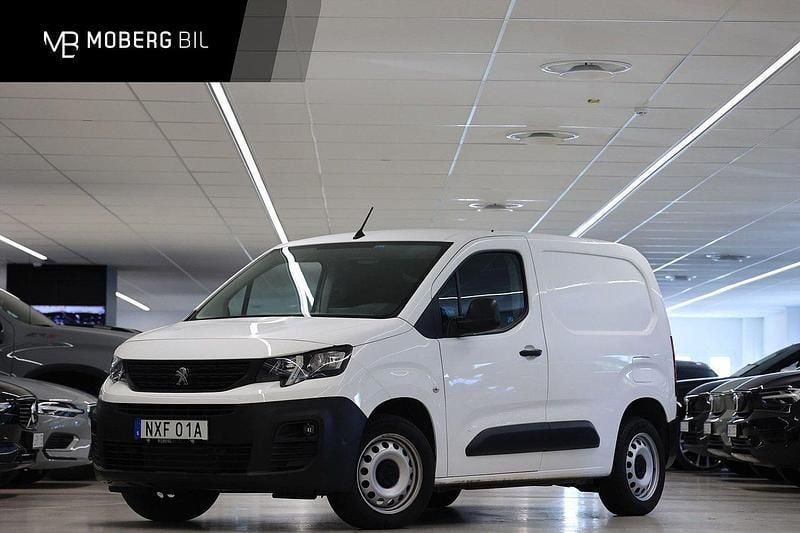 Vit Begagnad 2020 Peugeot Partner Minibuss | 149 900 kr (Marknadspris) - Bild 1/3