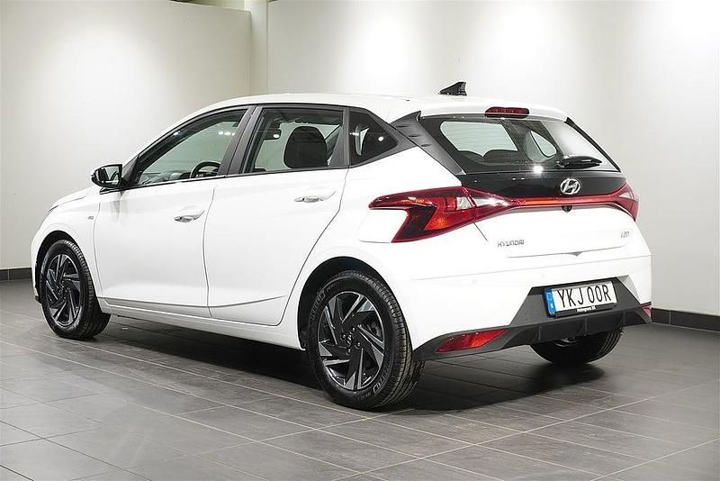 Begagnad Hyundai i20 Essential 101 HK (74 kW) 2022 Vit Halvkombi