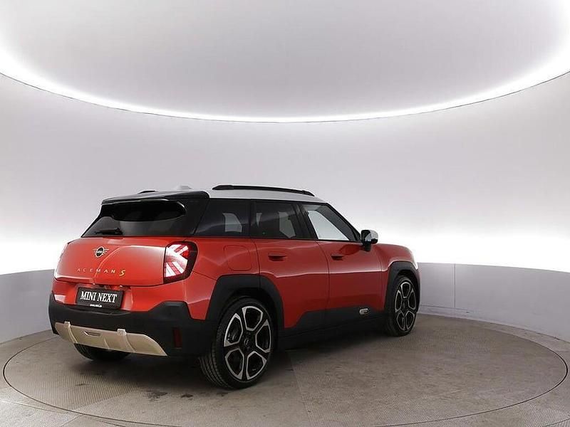 Begagnad Mini Aceman Favoured 161 kW (220 HK) 2024 Röd SUV