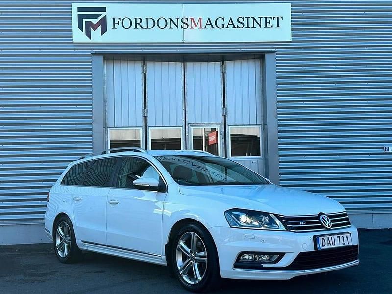 Vit Begagnad 2014 VW Passat R-line Kombi | 98 800 kr (Marknadspris) - Bild 1/4