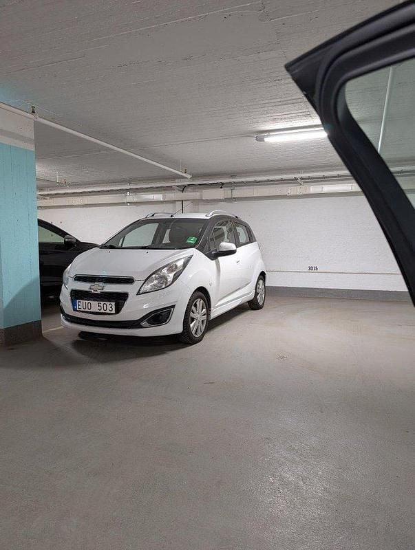 Vit Begagnad 2013 Chevrolet Spark Halvkombi | 39 000 kr (Marknadspris) - Bild 1/1