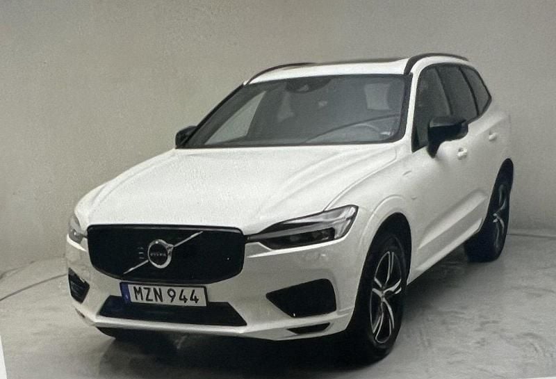 Vit Begagnad 2021 Volvo XC60 R-Design SUV | 460 000 kr (Marknadspris) - Bild 1/4