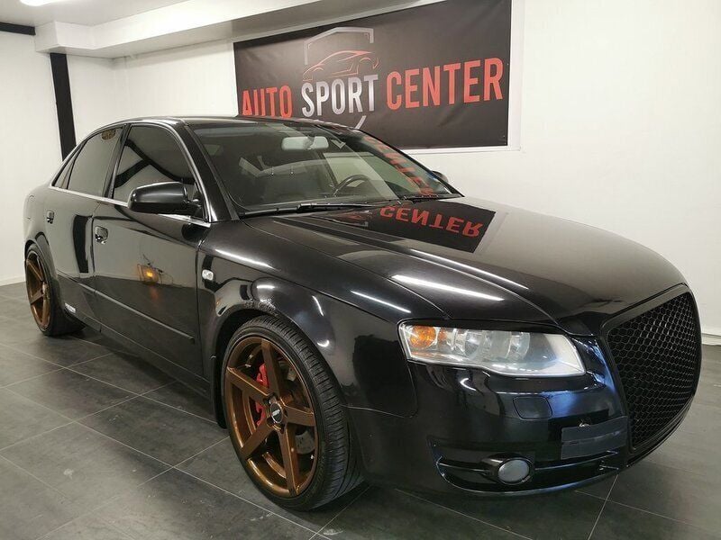 Svart Begagnad 2004 Audi A4 Comfort Sedan | 59 900 kr (Dyr) - Bild 1/4