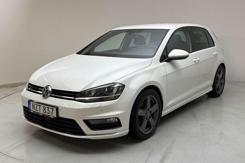 Vit Begagnad 2016 VW Golf VII R-line | 140 000 kr (Marknadspris) - Bild 1/4