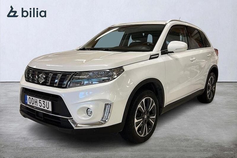 Vit Begagnad 2022 Suzuki Vitara SUV | 229 000 kr (Marknadspris) - Bild 1/3