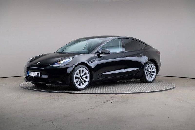 Svart Begagnad 2022 Tesla Model 3 Standard Range Sedan | 289 000 kr (Superpris) - Bild 1/4