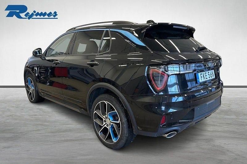 Begagnad Lynk & Co 01 180 HK (132 kW) 2022 Svart metallic SUV