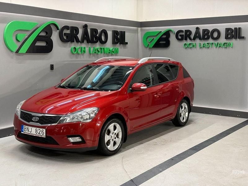 Röd Begagnad 2011 Kia Ceed Sportswagon 3 Kombi | 49 900 kr (Lite dyr) - Bild 1/4