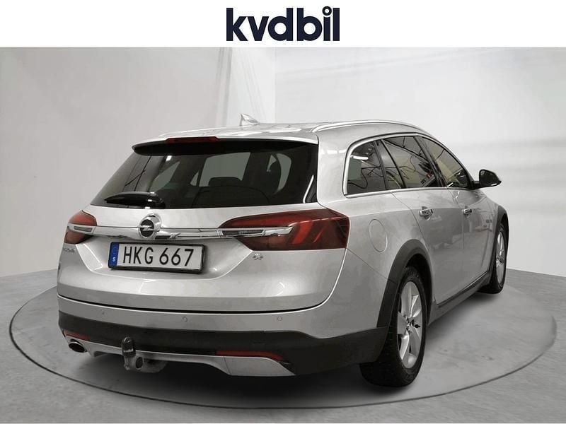 Begagnad Opel Insignia Country Tourer 2017 Grå Kombi