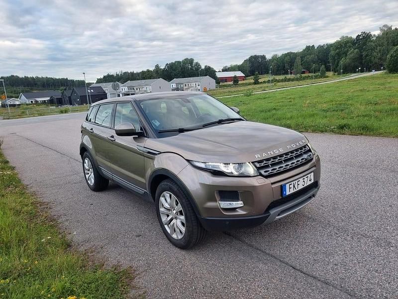 Begagnad Land Rover Range Rover evoque Pure 150 HK (110 kW) 2015 Grå SUV