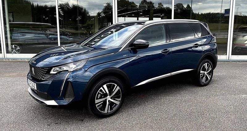 Blå Begagnad 2023 Peugeot 5008 GT Minibuss | 329 500 kr (Marknadspris) - Bild 1/4