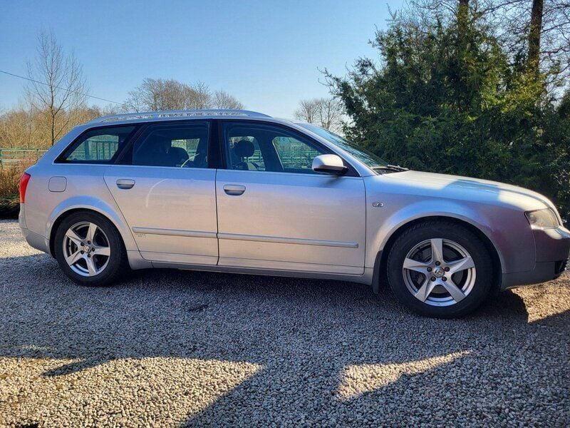 Silver Begagnad 2004 Audi A4 Comfort Kombi | 24 900 kr (Marknadspris) - Bild 1/4