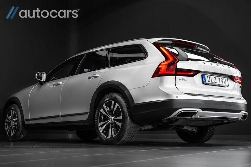 Begagnad Volvo V90 CC 190 HK (139 kW) 2020 Silver Kombi