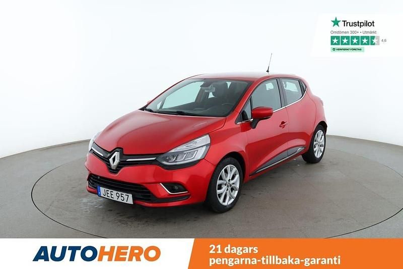 Röd Begagnad 2017 Renault Clio IV Halvkombi | 145 000 kr (Marknadspris) - Bild 1/4