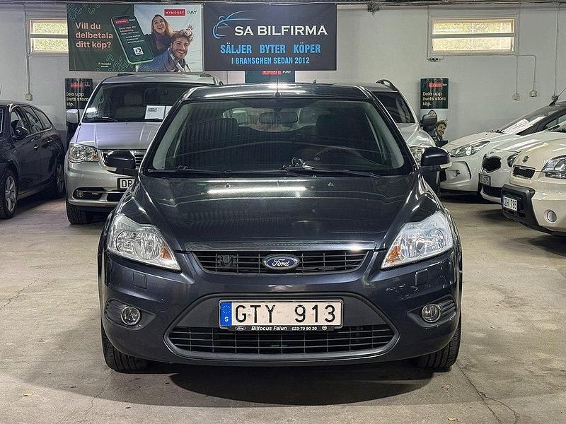 Grå Begagnad 2008 Ford Focus Trend Kombi | 29 900 kr (Marknadspris) - Bild 1/4