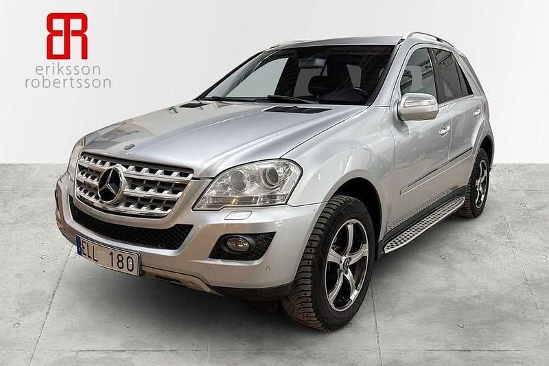 Silver Begagnad 2010 Mercedes ML350 SUV | 129 900 kr (Lite dyr) - Bild 1/4