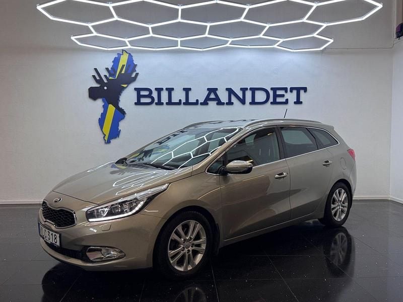 Grå Begagnad 2012 Kia Ceed Sportswagon 3 Kombi | 94 900 kr (Lite dyr) - Bild 1/4