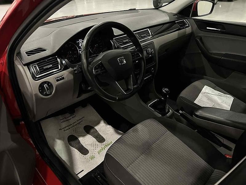 Begagnad Seat Toledo 105 HK (77 kW) 2014 Röd Halvkombi