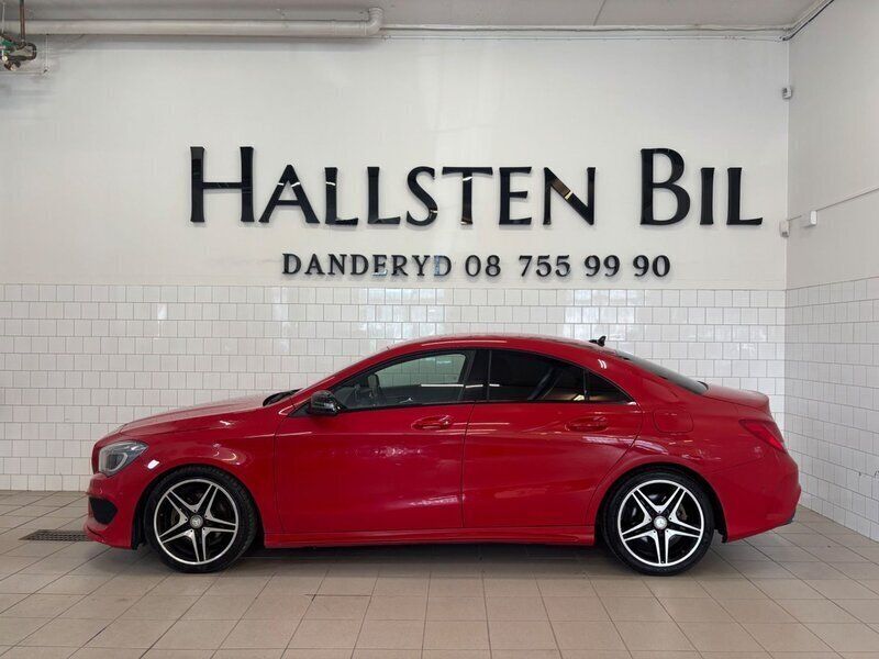 Röd Begagnad 2015 Mercedes CLA180 AMG Sedan | 159 000 kr (Marknadspris) - Bild 1/4