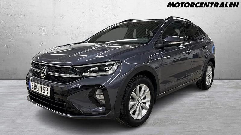 Grå Begagnad 2025 VW Taigo R-line SUV | 269 000 kr (Marknadspris) - Bild 1/4