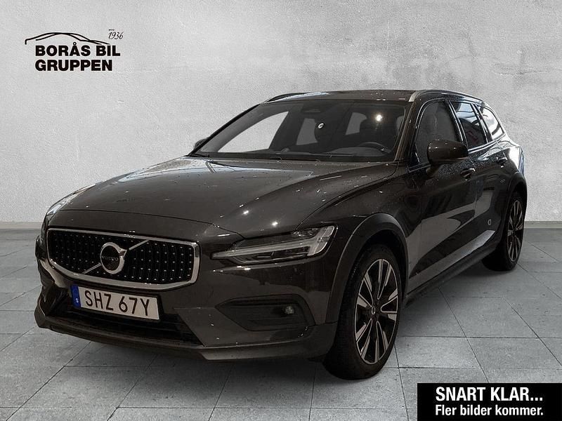 Grå Begagnad 2024 Volvo V60 CC Ultimate Kombi | 499 000 kr (Bra pris) - Bild 1/2