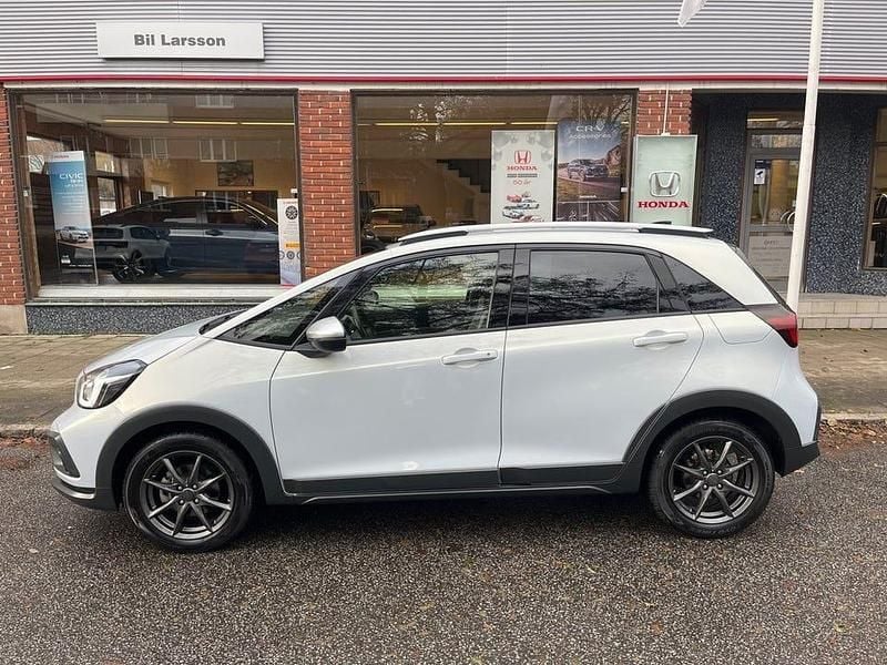 Vit Begagnad 2022 Honda Jazz Halvkombi | 249 000 kr (Marknadspris) - Bild 1/4