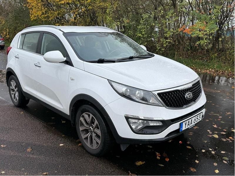 Vit Begagnad 2015 Kia Sportage SUV | 88 000 kr (Bra pris) - Bild 1/4