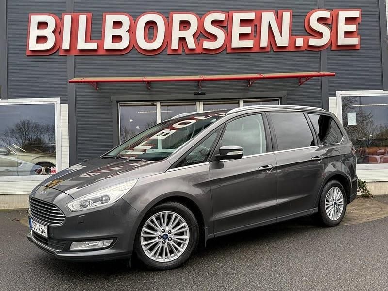 Grå Begagnad 2016 Ford Galaxy Business Edition Minibuss | 165 000 kr (Marknadspris) - Bild 1/4