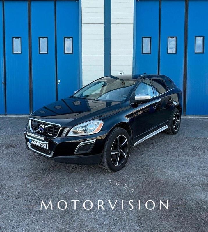 Svart Begagnad 2011 Volvo XC60 R-Design SUV | 99 900 kr (Bra pris) - Bild 1/4