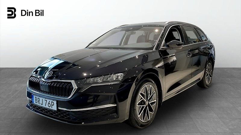 Svart Ny 2024 Skoda Octavia Selection Kombi | 339 900 kr (Lite dyr) - Bild 1/4