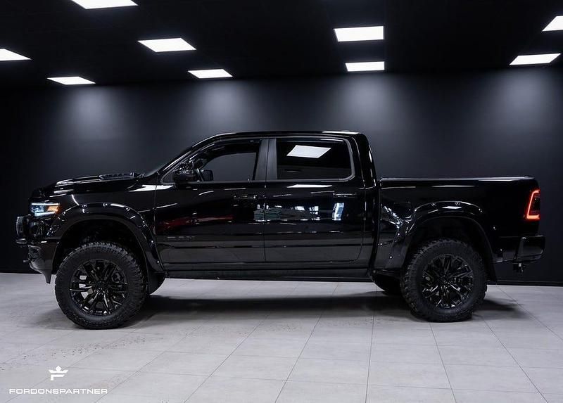 Begagnad Dodge Ram Limited 394 HK (289 kW) 2023 Svart metallic