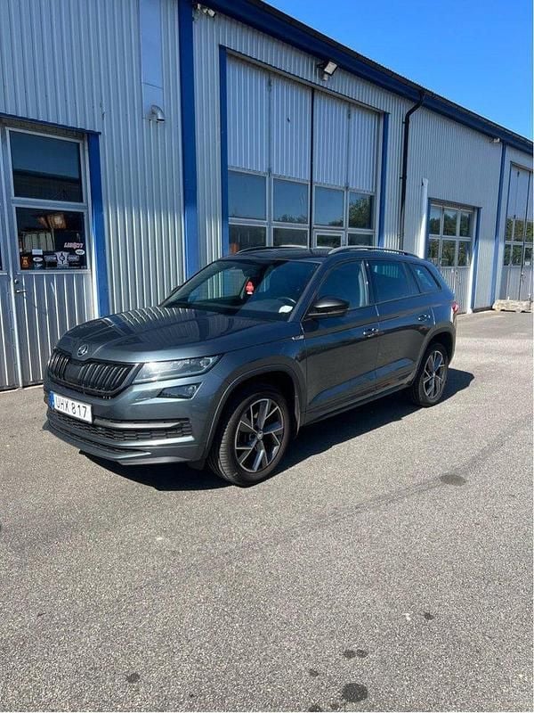 Grå Begagnad 2019 Skoda Kodiaq SportLine SUV | 185 000 kr (Bra pris) - Bild 1/4