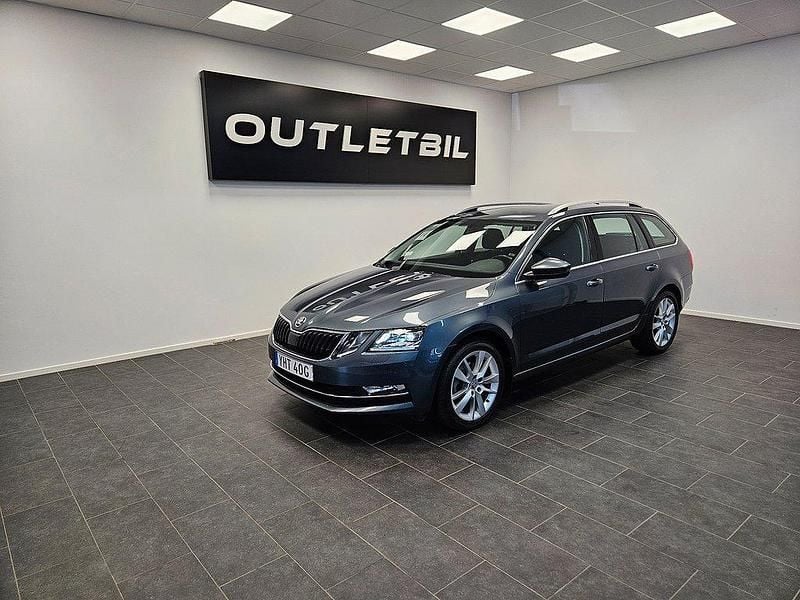 Grå Begagnad 2020 Skoda Octavia Style Kombi | 169 000 kr (Bra pris) - Bild 1/4