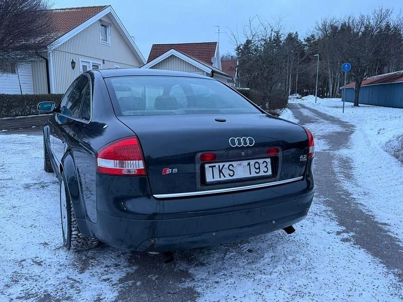 Begagnad 2002 Audi S6 Sedan | 35 000 kr - Bild 1/4